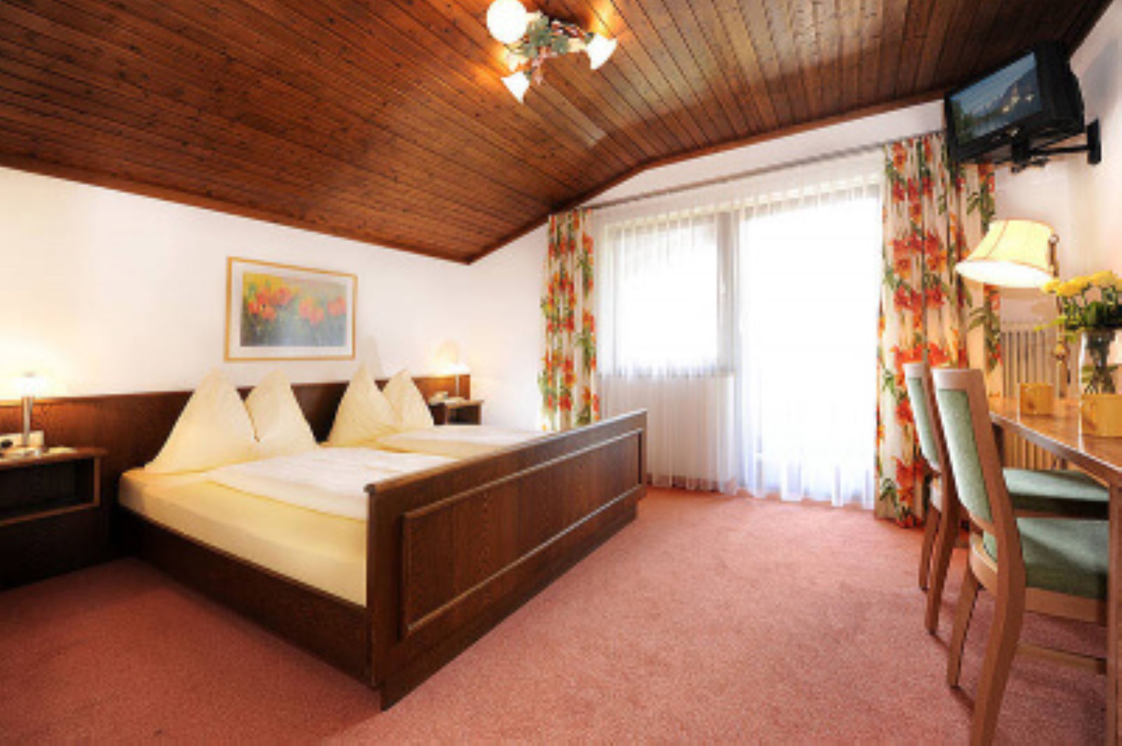 Double comfort room with bathroom and balcony
