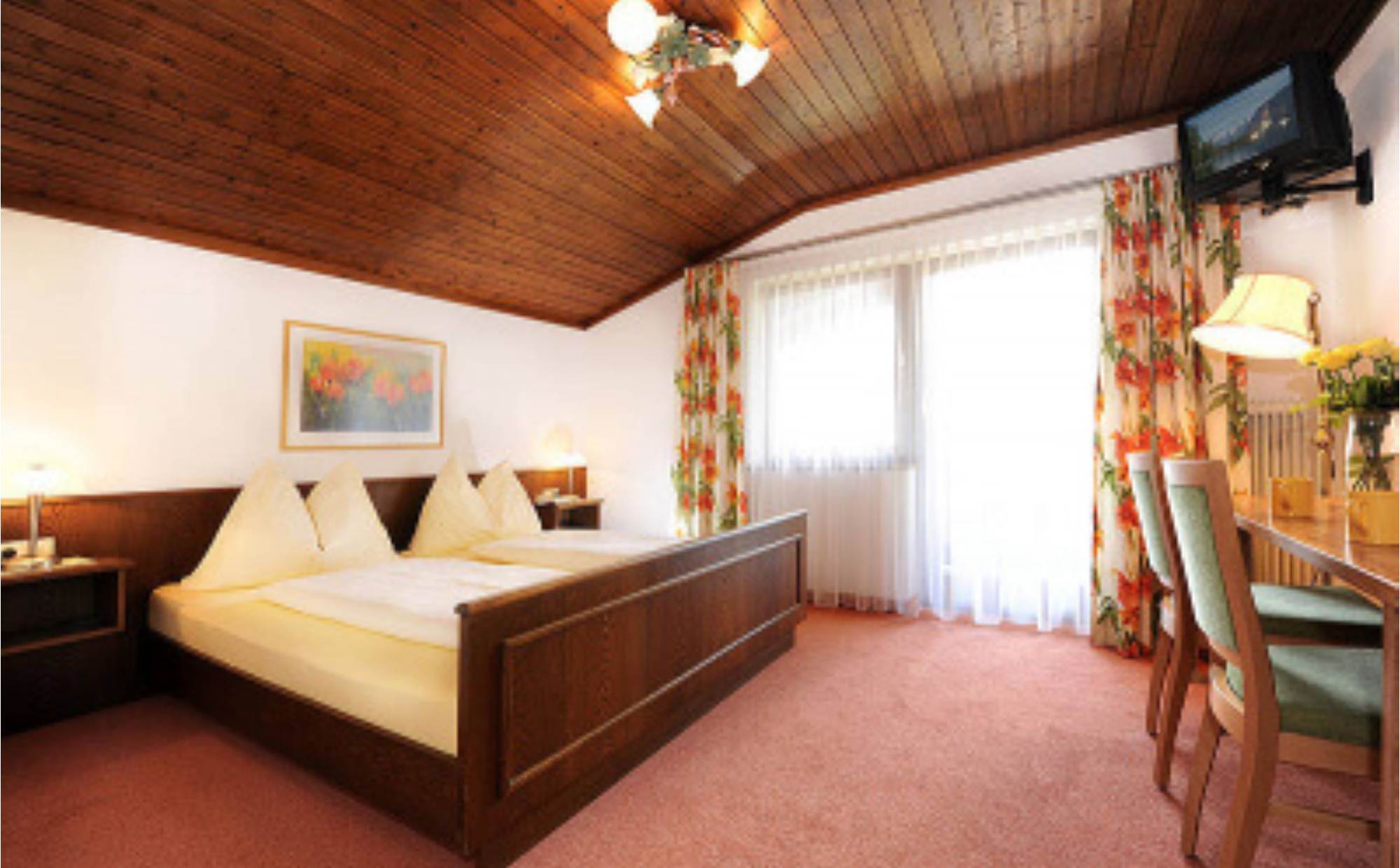 Double comfort room with bathroom and balcony