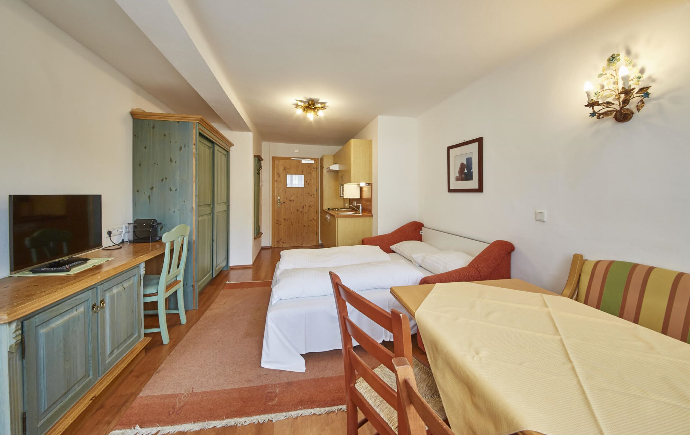 Dining area - 2 room apartment for 4 people.