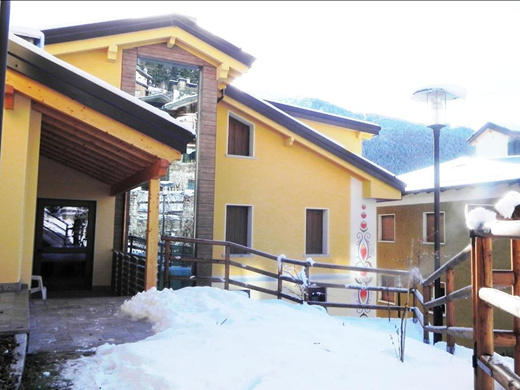 Residence Acero Rosso
