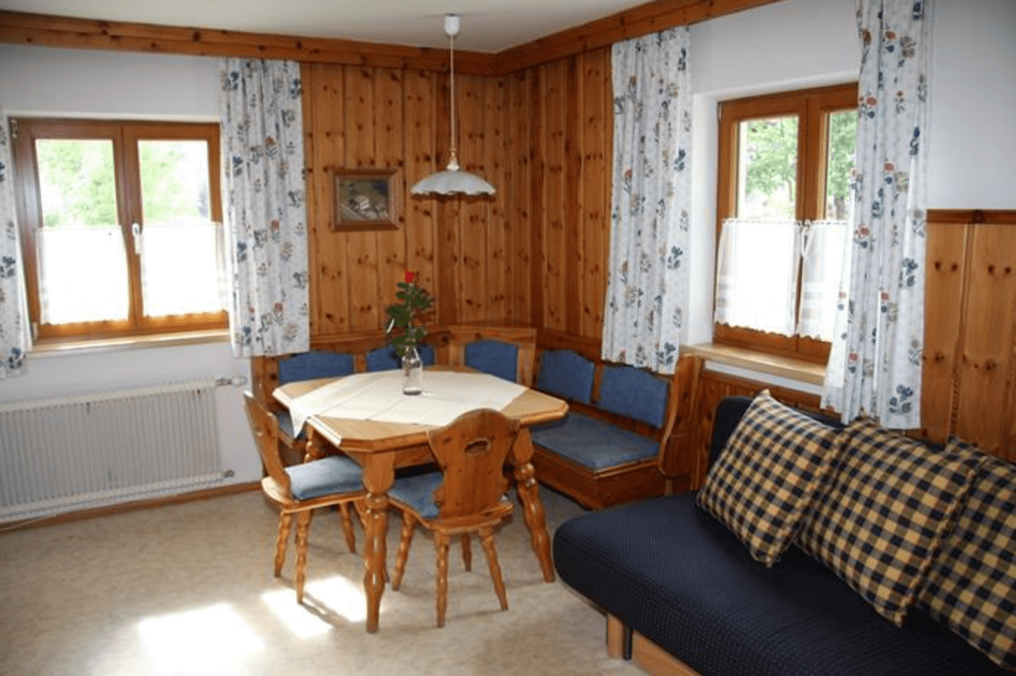 6- person apartament living room