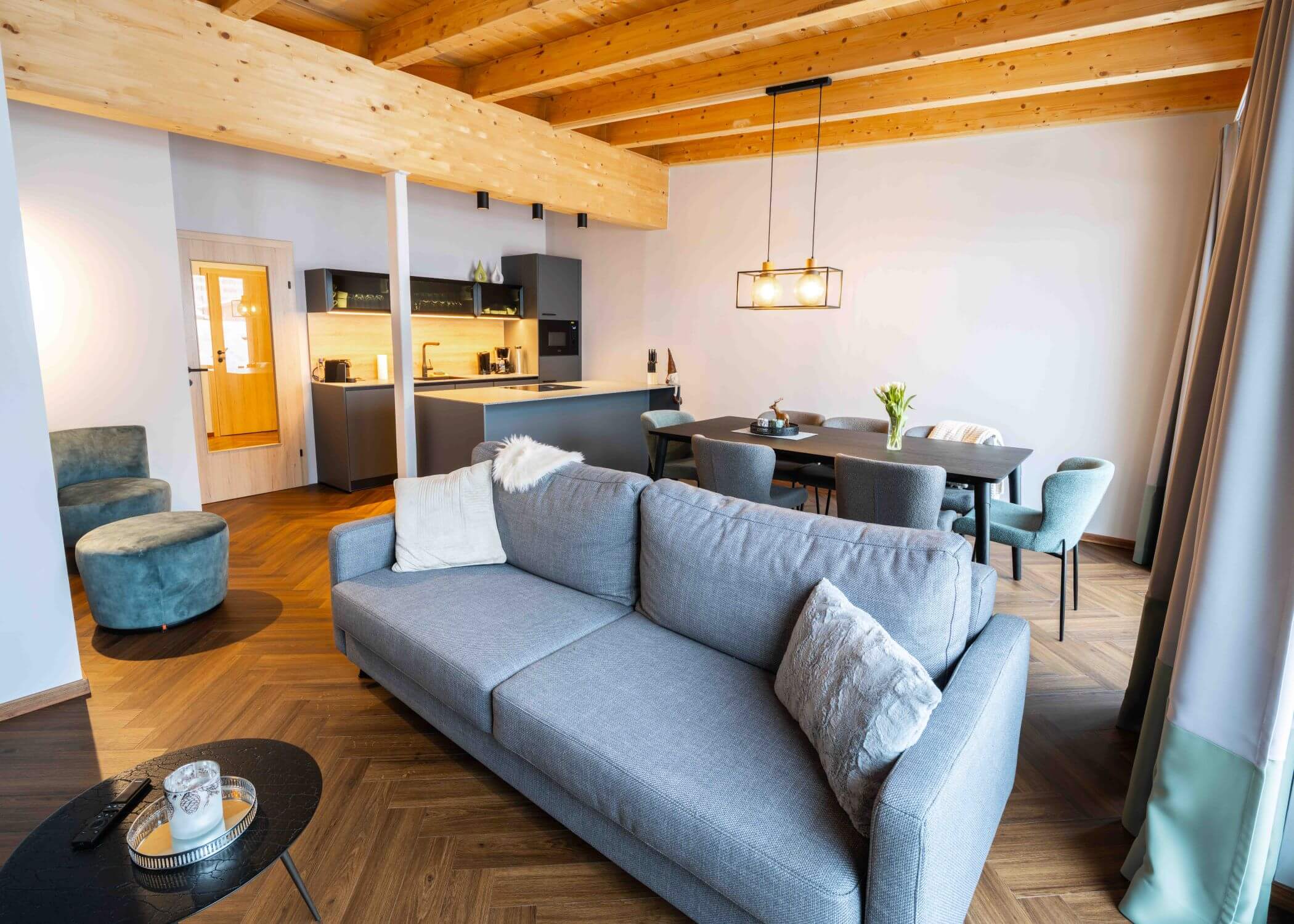 Living area - 3 rooms penthouse deluxe apartment for 6 persons