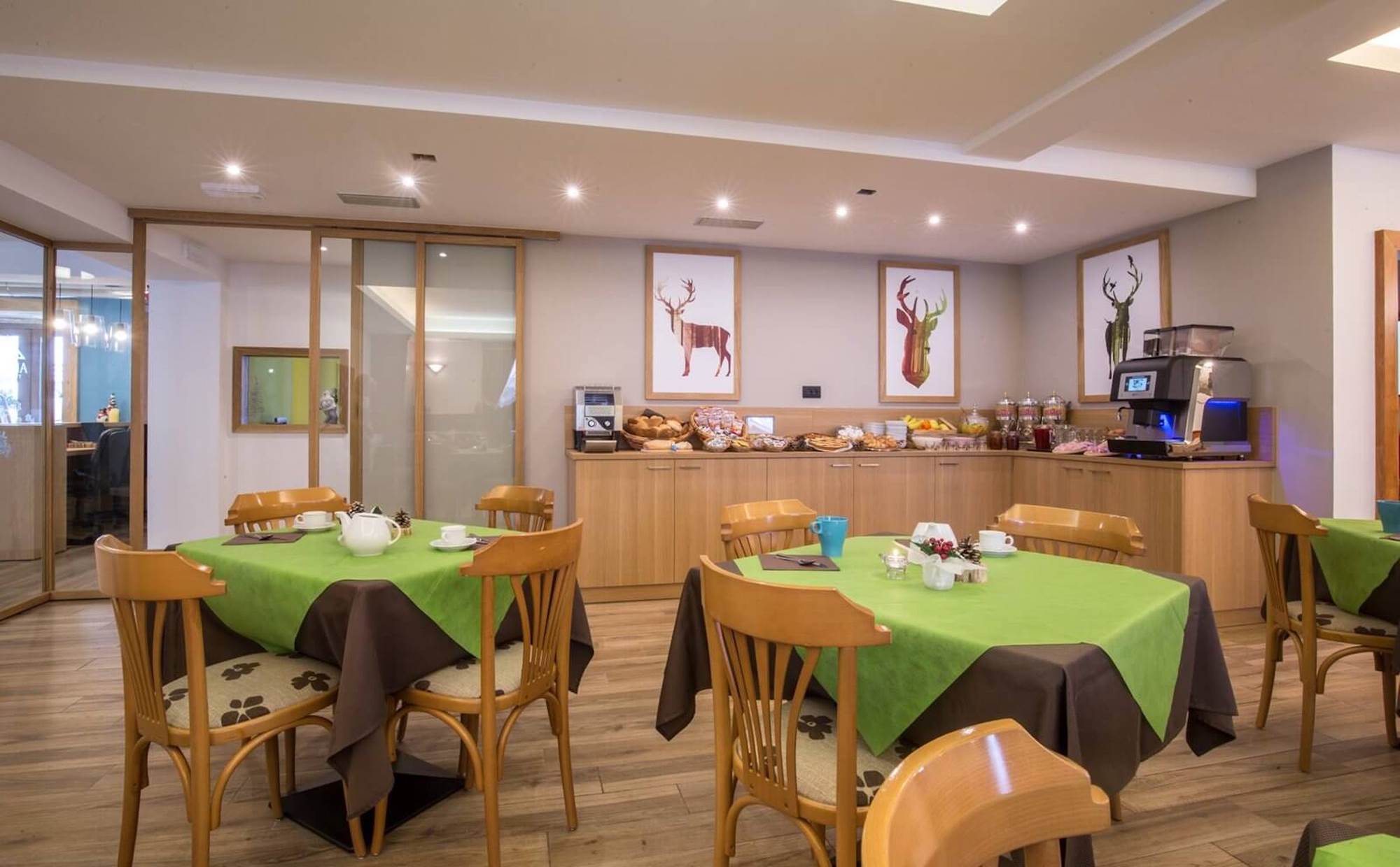 Alpen Color Alpencolor Hotel | Moderne godt hotel, 0 meter fra centrum