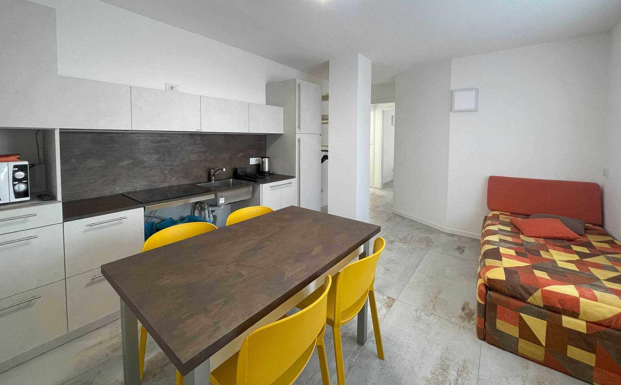 3- room apartament kitchen